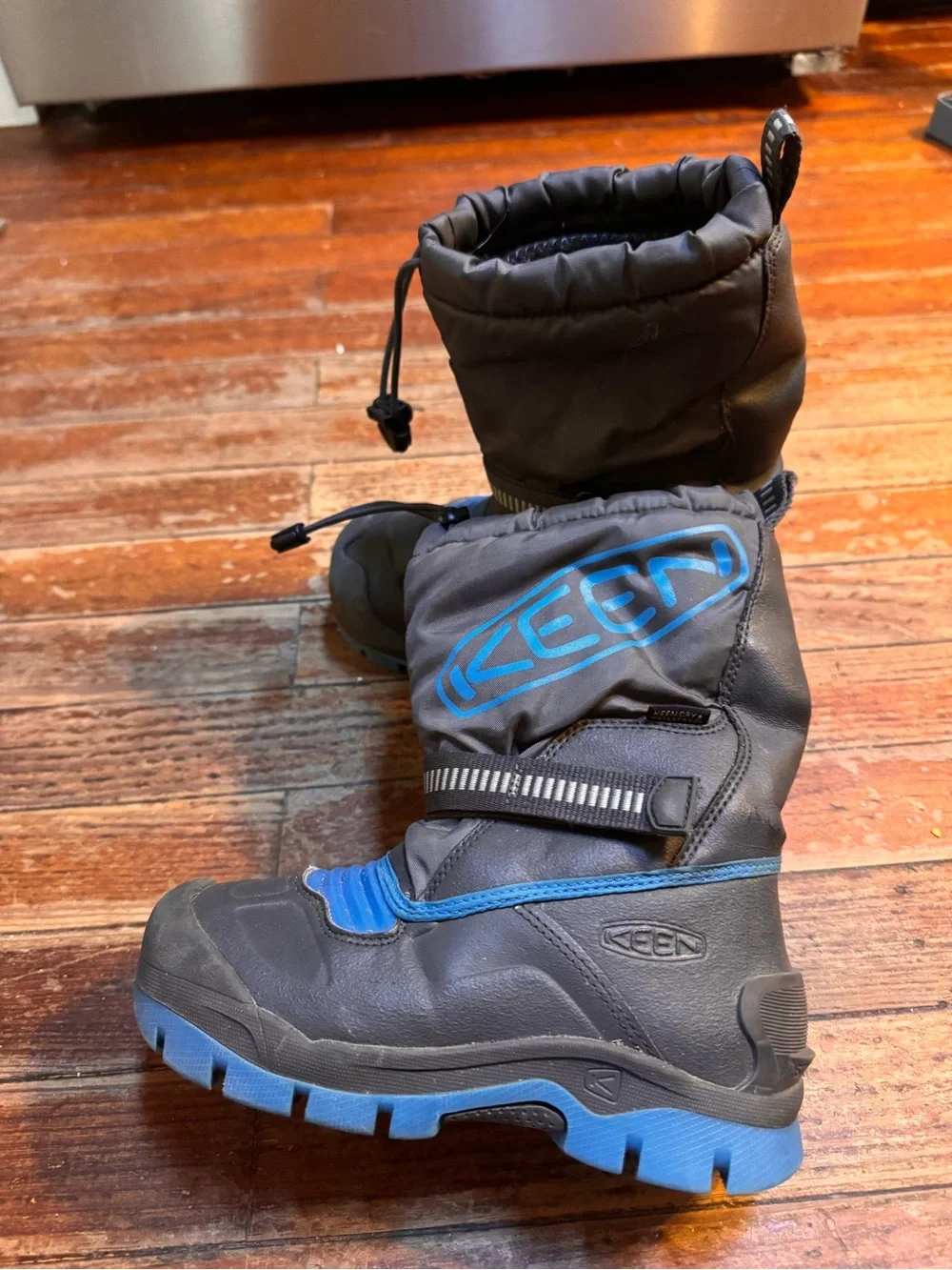 KEEN Kids Blue and Black Insulated Winter Boots